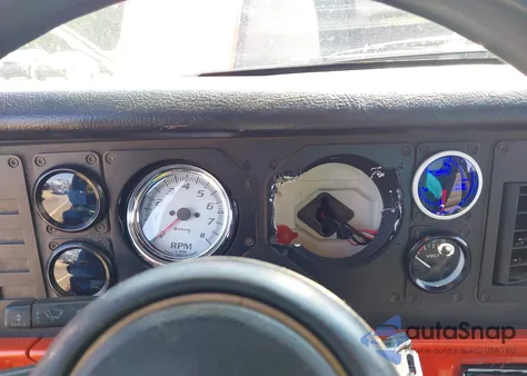 1985 Ford Mustang Lx z USA, uszkodzony, nr VIN 1FABP26A2FF154883